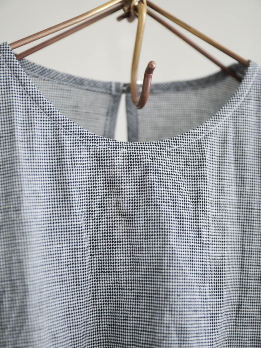 ゴーシュ バックボタンブラウス｜通販