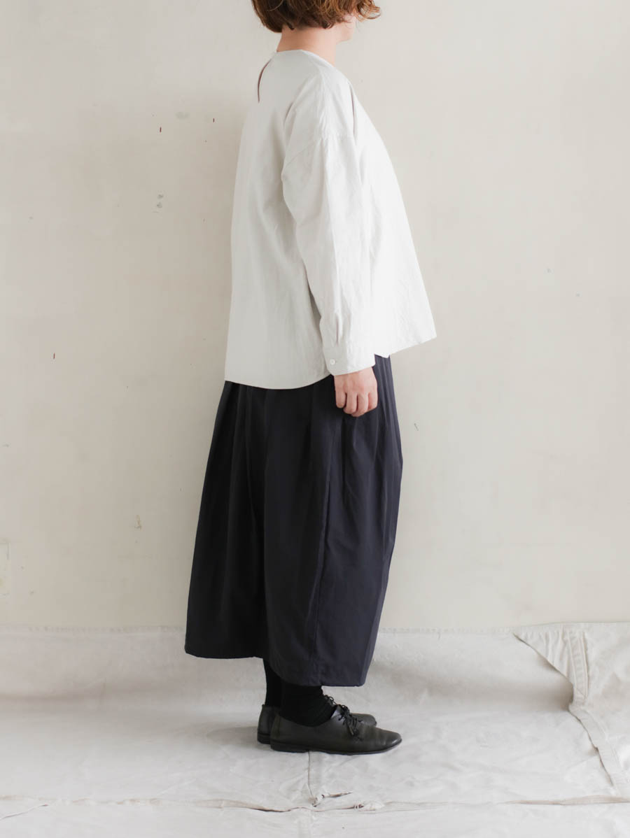 ゴーシュ バックボタンブラウス｜通販
