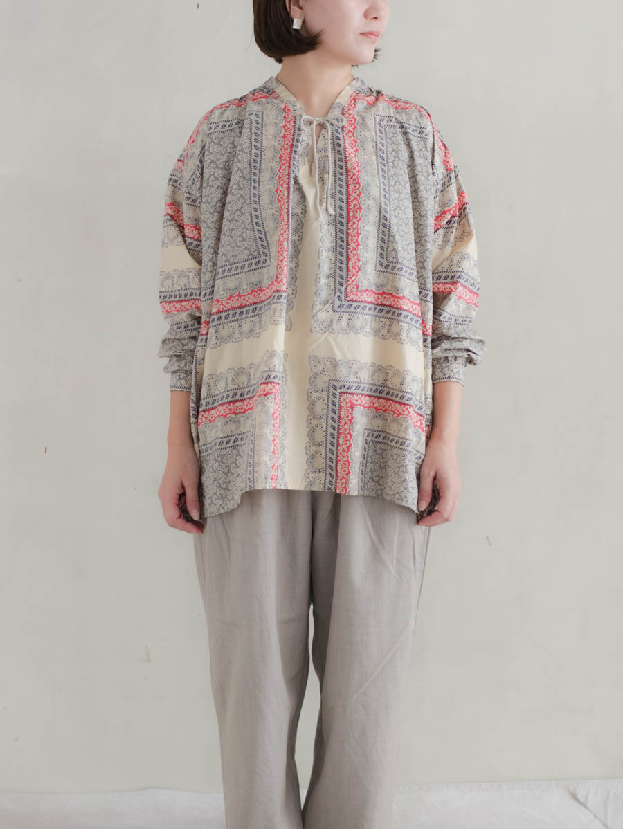 outil ウティ chemisier orieux（ecru × pink）スキッパーブラウス メイン画像