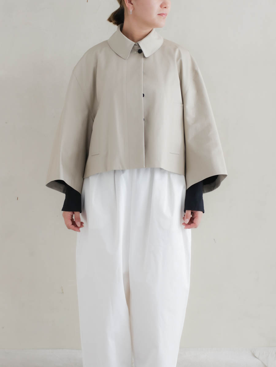 TENNE HANDCRAFTED MODERN テンハンドクラフテッドモダン ベンタイルショートケープコート(ベージュ) メイン画像