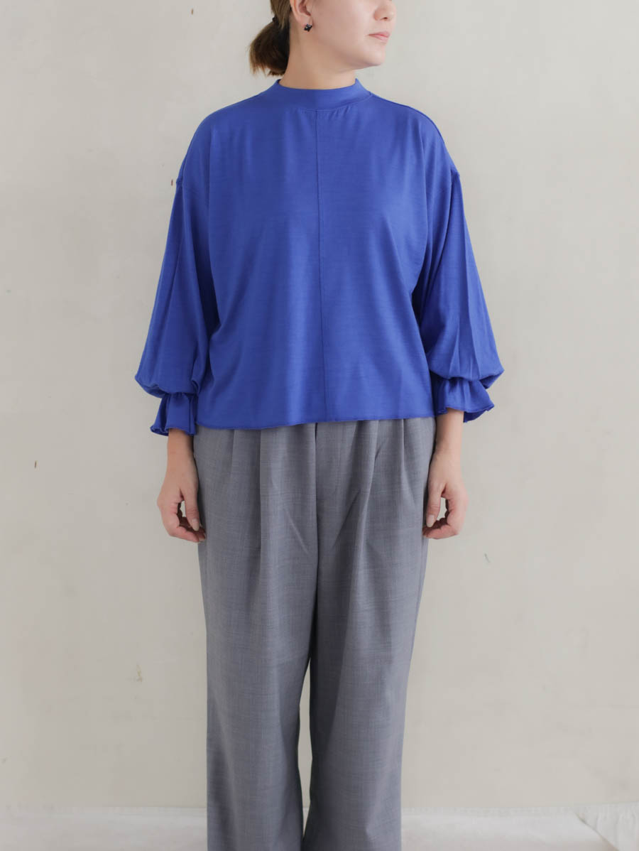 UNIVERSAL TISSU ユニヴァーサルティシュ ウォッシャブルウール天竺ギャザースリーブプルオーバー（ブルー） メイン画像