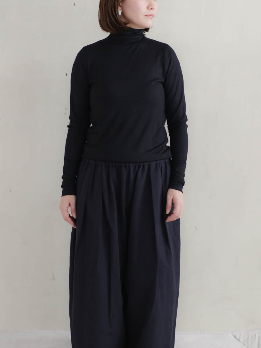 UNIVERSAL TISSU ユニヴァーサルティシュ ウォッシャブルウール天竺タートルネックプルオーバー（クロ） メイン画像