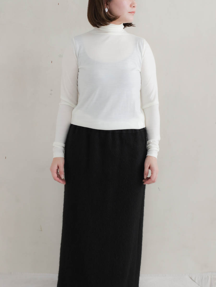 UNIVERSAL TISSU ユニヴァーサルティシュ ウォッシャブルウール天竺タートルネックプルオーバー（オフ） メイン画像