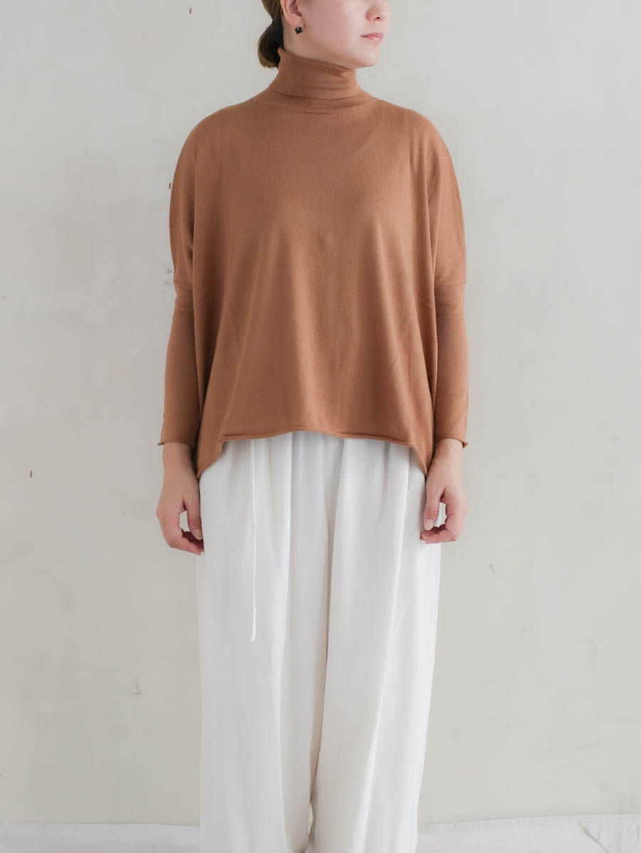 Veritecoeur ヴェリテクール 5COL TURTLE NECK（キャメル）ST-149 メイン画像